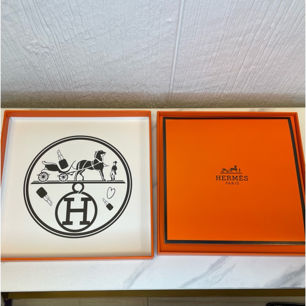 Hermes Lipstick Set Bundle! NEW IN BOX! GIFTABLE! Retail $450! - Picture 6 of 7